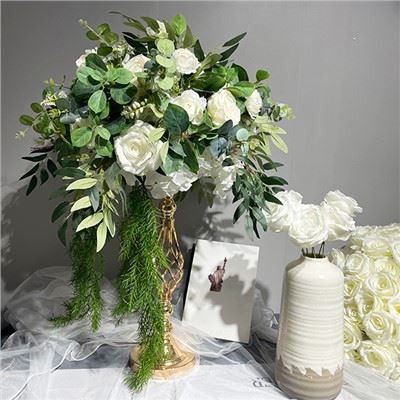 Kaskadiniai vestuvių centrai